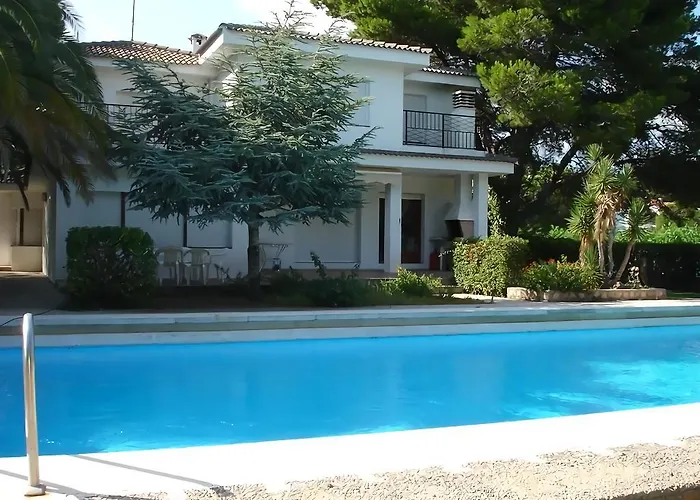 Yate Villa *